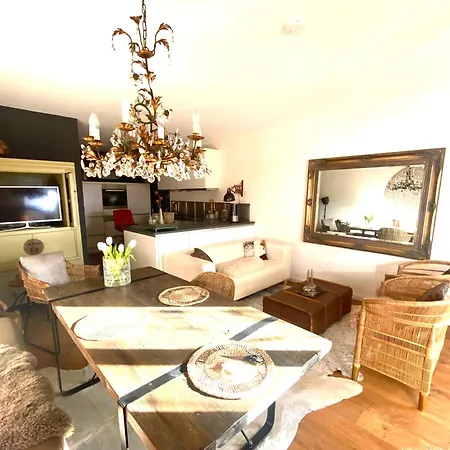 Charme & Comfort Citylodge Wohlfuehloase Mit Garten, Terrasse & Villa *
