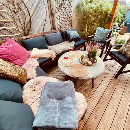 Charme & Comfort Citylodge Wohlfuehloase Mit Garten, Terrasse & Villa