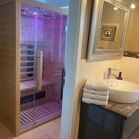 Charme & Comfort Citylodge Wohlfuehloase Mit Garten, Terrasse & Villa *