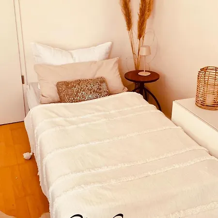 Charme & Comfort Citylodge Wohlfuehloase Mit Garten, Terrasse & Lubeck