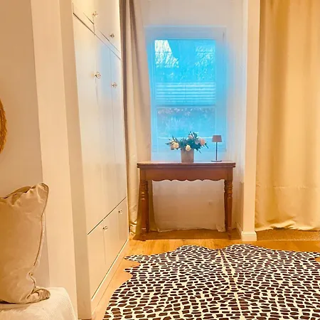 Charme & Comfort Citylodge Wohlfuehloase Mit Garten, Terrasse & Villa *